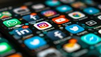 Social media apps on a screen